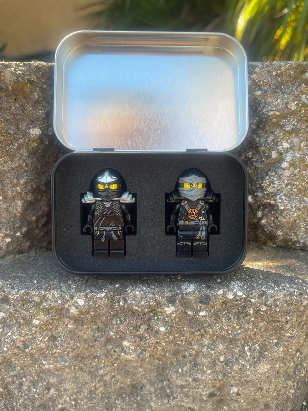 Earth Black Dragon Mini Fig Tin!