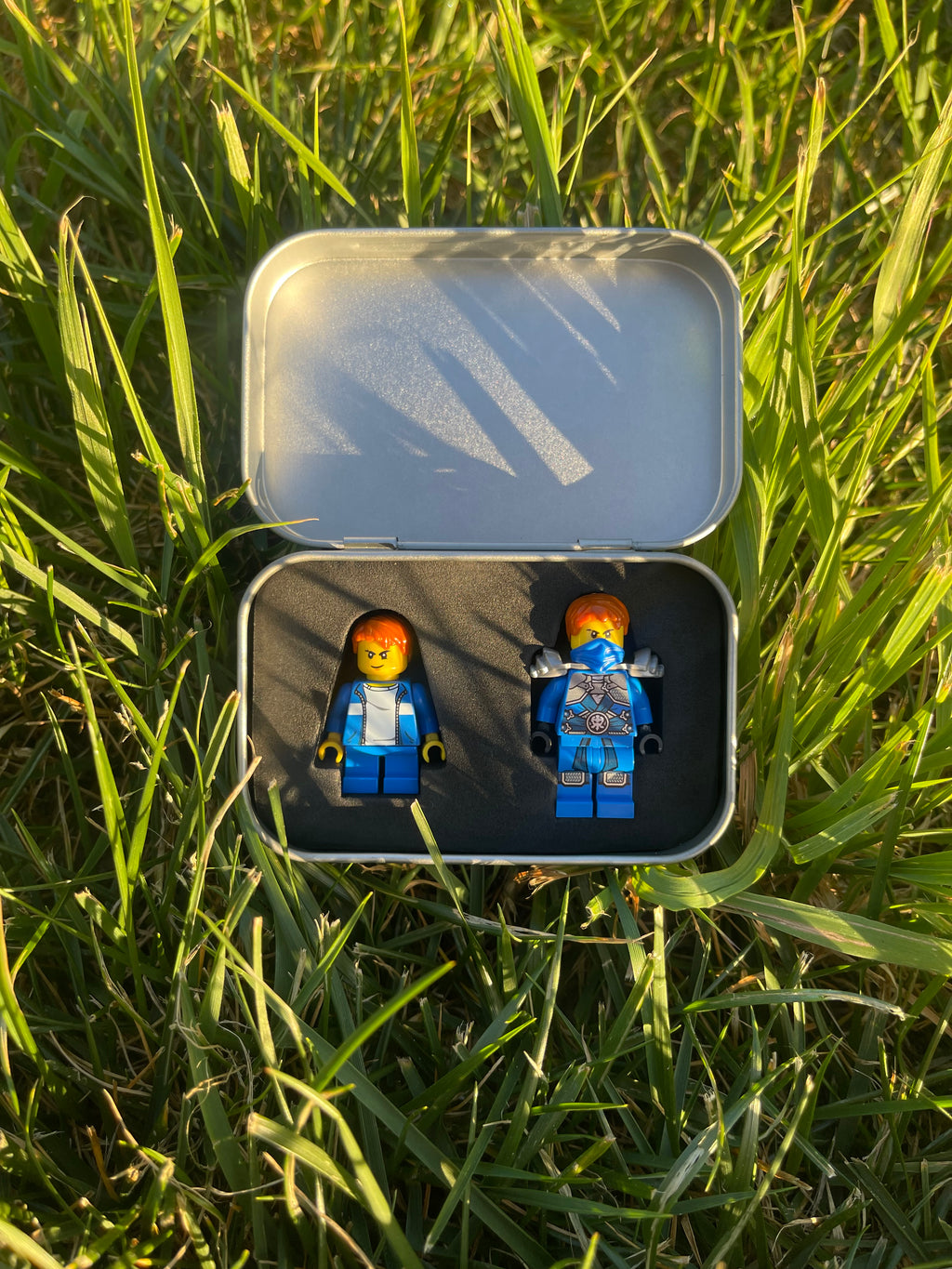 Electric Blue Dragon Mini Fig Tin!