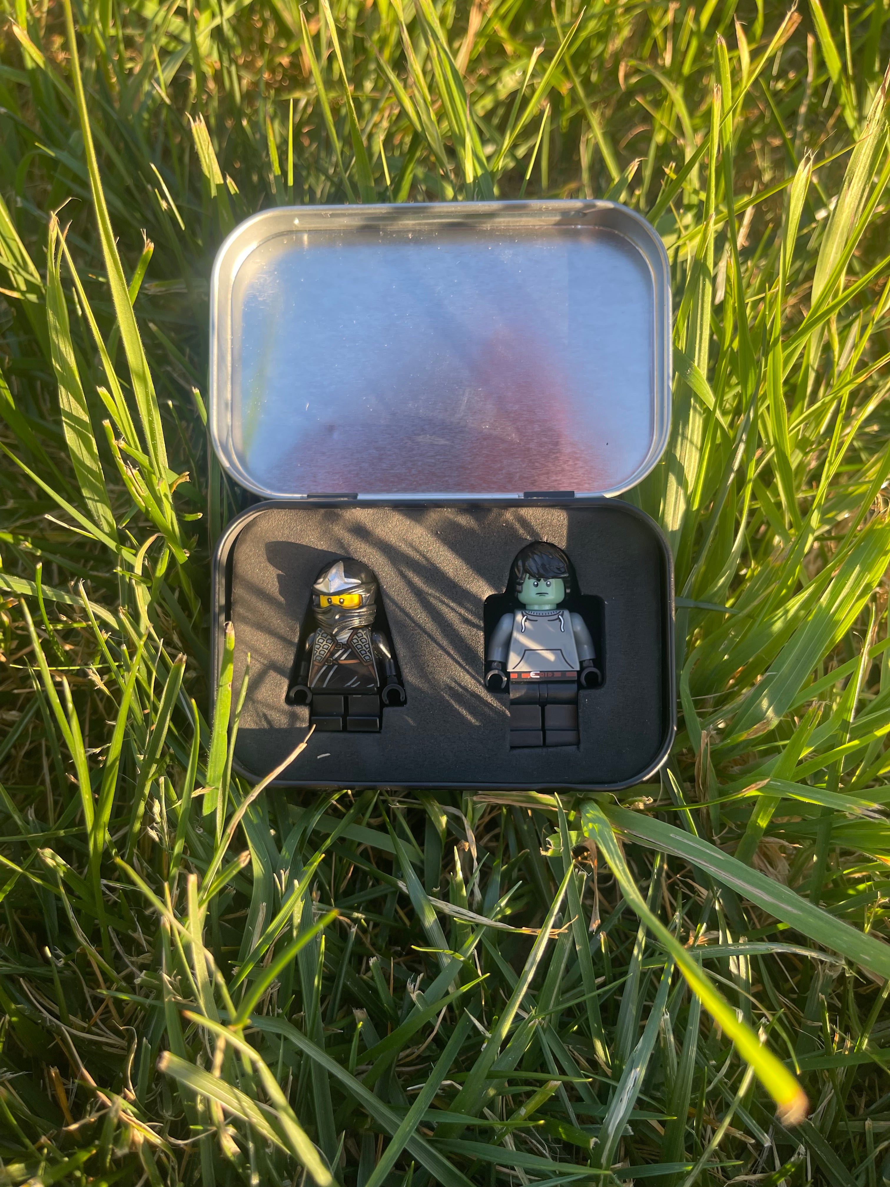 Earth Black Dragon Mini Fig Tin!